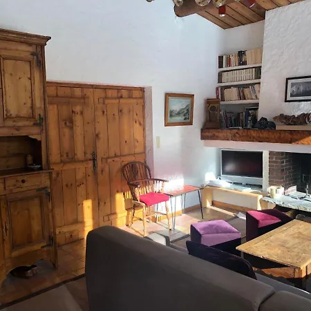 Chalet De L'aiguille 샬레 *